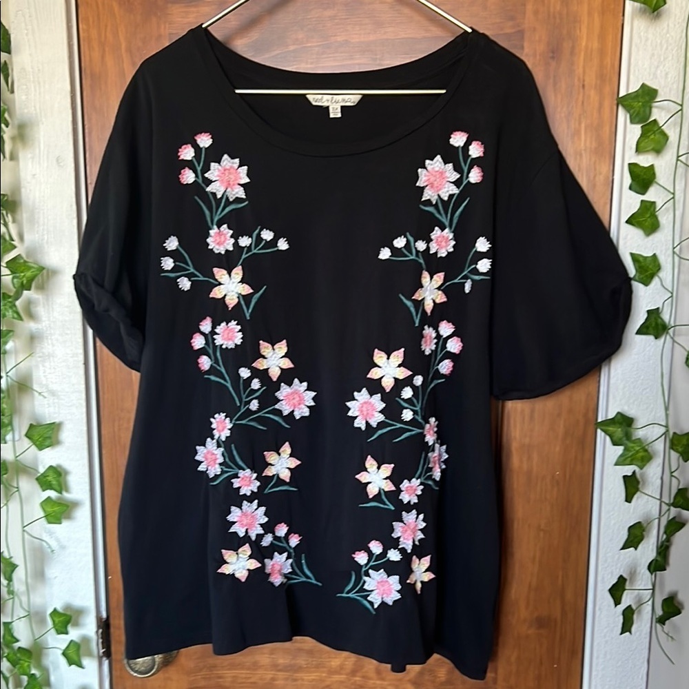100% Cotton Embroidered Floral Short Sleeve Top Black| Plus Size 3X